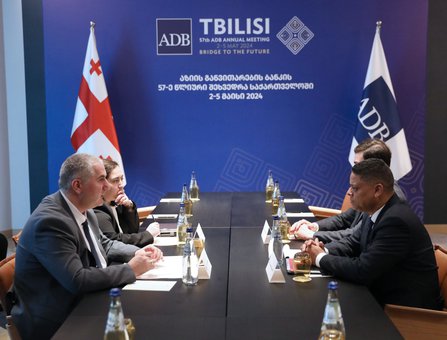 ფინანსთა მინისტრი ლაშა ხუციშვილი მსოფლიო ბანკის აღმასრულებელ დირექტორს, იუჯინ ფილიპ რუგენაათს შეხვდა