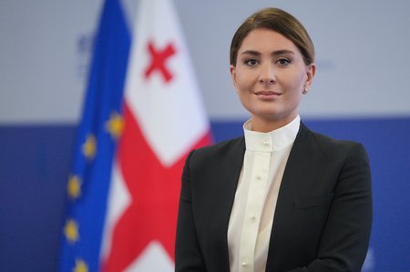 თამარ იოსელიანი: „2025 წლის 9 თვის მონაცემებით,  საქართველოს აეროპორტებში რეკორდული მაჩვენებლები დაფიქსირდა - მგზავრთნაკადი 14%-ით, ავიარეისების რაოდენობა კი 18%-ით გაიზარდა“