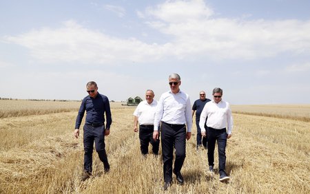 ოთარ შამუგია: „ხორბლის მოსავლის აღების პროცესში ჩართულია სახელმწიფო კომპანიის 80-მდე კომბაინი“